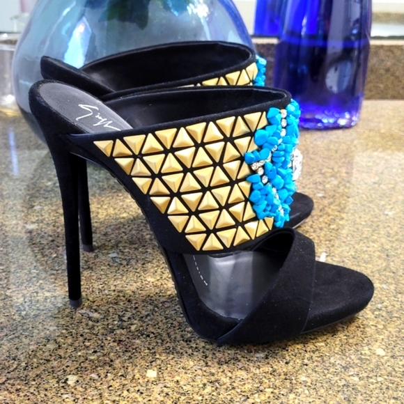 Giuseppe Zanotti - Picture 2 of 5